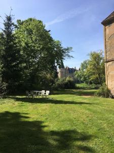 Zahrada ubytování Maison au milieu d'un parc