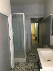 Koupelna v ubytování Maison au milieu d'un parc + 6 fotografií