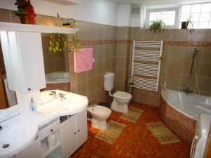 Kúpeľňa v ubytovaní Ginkgo Apartman