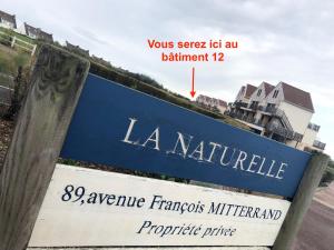 Certificat, récompense, panneau ou autre document affiché dans l'établissement Brise de mer sur la naturelle, Studio à Wimereux , parking