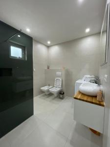 Ένα μπάνιο στο BORIĆI +69 φωτογραφίες