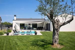 Kolam renang di atau dekat dengan Villa Frola by IstriaLux