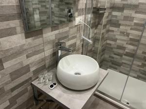 A bathroom at A Quattro Passi Da