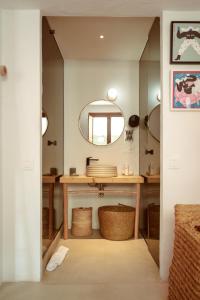 Fotografie z fotogalerie ubytování Hostal Mar y Sal v destinaci San Jose de sa Talaia + 37 fotografií