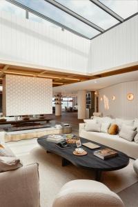 Ein Sitzbereich in der Unterkunft Emeria Dinard Thalasso Spa