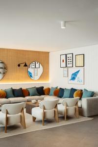 Ein Sitzbereich in der Unterkunft Emeria Dinard Thalasso Spa