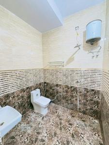 Vonios kambarys apgyvendinimo įstaigoje Anjani Guest House