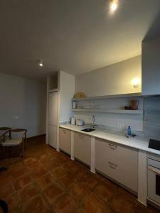 A kitchen or kitchenette at Apartment in Andalusian White Village