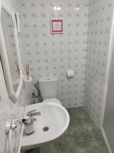 A bathroom at Los Tilos