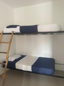Krevet ili kreveti na kat u jedinici u objektu hotel palmares beach