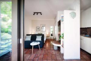 Posezení v ubytování Sureggio 2 by Quokka 360 - Studio in Residence with pool