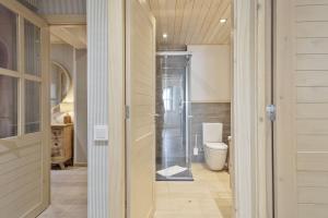 Koupelna v ubytování Luderna - Apartamento Val de Ruda A38 de Sanèla + 8 fotografií