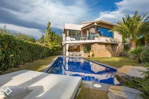 Bazén v ubytování Villa Barbados by Abahana Luxe nebo v jeho okolí