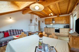 Φωτογραφία από το άλμπουμ του Stoffnerhof Apt Edelweiß σε Tesido