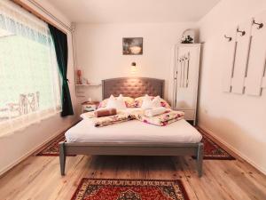 Posteľ alebo postele v izbe v ubytovaní Elisoria Apartments