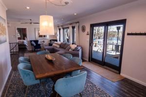 Gallery image of Marina Hillside Lakefront Retreat in Monticello