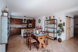 A kitchen or kitchenette at Case vacanze in graziosa borgata alpina