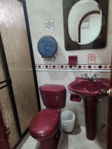 Bilik mandi di Hotel Manoa