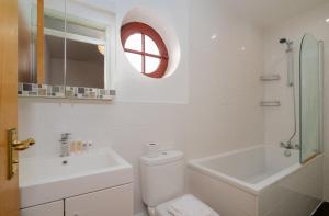 GuestReady - 4BR Home in Surrey Quays Canada Water