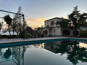 Bazén v ubytování Villa rústica en la Alpujarra - La Gualalla - Soportújar nebo v jeho okolí