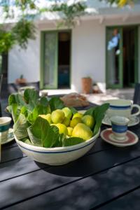 Jídlo v bed and breakfast nebo okolí + 75 fotografií