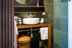 Koupelna v ubytování B&B Lu Cuccuviu a Mare