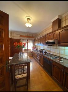 Kuchyň nebo kuchyňský kout v ubytování Casa VENTA RUIZO + 38 fotografií