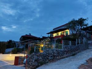 Fotografia z galérie ubytovania Villa Carpe Diem - Luxury seaside apartment v destinácii Vinišće