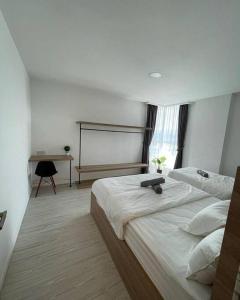 Katil atau katil-katil dalam bilik di Dual key unit 4bedroom 9Pax Sutera Avenue