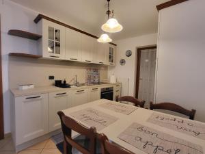 Köök või kööginurk majutusasutuses Cosy Home