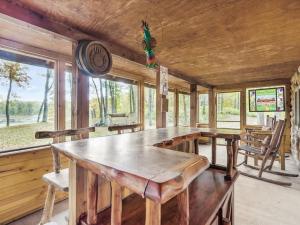 Φωτογραφία από το άλμπουμ του Winter Hideaway Lakeside Cabin Snowmobile σε Cross Lake