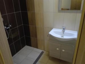 Koupelna v ubytování Pozsonyifirst privat rooms Margit bridge + 8 fotografií