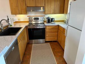 ブレインにあるSeaside Oasis Oceanfront Bliss Condo at Semiahmooのギャラリーの写真