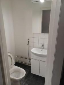 Phòng tắm tại LibO-apartment, Myllymäki 5,22