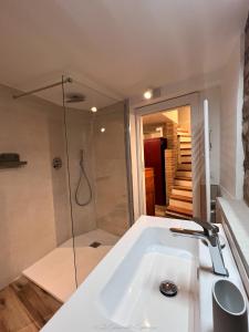 Kúpeľňa v ubytovaní A Passo Lento nel Castello di Collepino