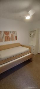 a bedroom with a bed in a room at La Yeye in Port de la Selva