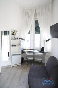 A kitchen or kitchenette at Quelli del vesuvio