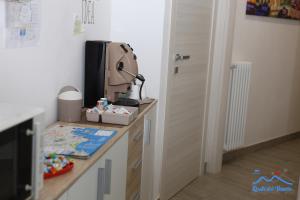 A kitchen or kitchenette at Quelli del vesuvio