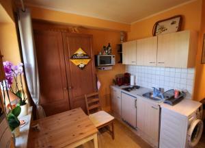 Nhà bếp/bếp nhỏ tại Kleine Wohngelegenheit