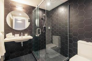 BreakFree on Cashel, an Accor Hotel的一间浴室