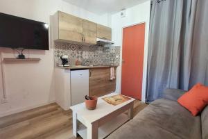 Η κουζίνα ή μικρή κουζίνα στο Chez K&D StudioTerra +15 φωτογραφίες