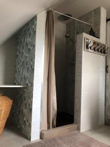 Koupelna v ubytování Gîte indépendant - Bretzel et Bergamote + 18 fotografií