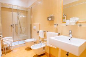 Koupelna v ubytování Hotel Centrale