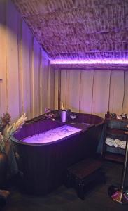 Fotografie z fotogalerie ubytování Hundi Holiday Home Cabin "Paat" v destinaci Hiiessaare