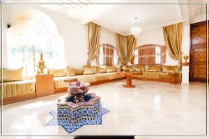 Uma área de estar em Fabuleuse Villa Marrakchi