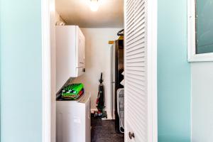 Kuvagallerian kuva majoituspaikasta Downtown Ouray Apt with River and Mountain Views!, joka sijaitsee kohteessa Ouray