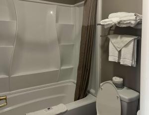 Koupelna v ubytování Motel 6 Seguin TX