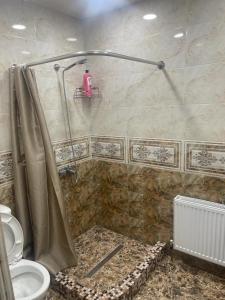 Kylpyhuone majoituspaikassa Margarian's house