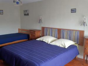 Postel nebo postele na pokoji v ubytování Gîte Repaix, 5 pièces, 8 personnes - FR-1-584-45
