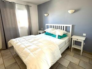 Postel nebo postele na pokoji v ubytování Maison Agde, 4 pièces, 6 personnes - FR-1-769-8